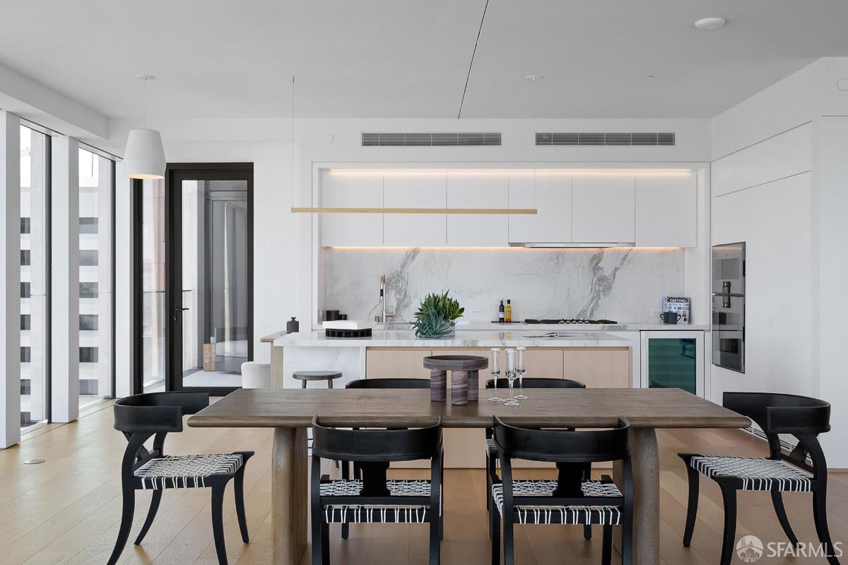 Detail Gallery Image 15 of 78 For 1 Steuart Ln #1901,  San Francisco,  CA 94105 - 3 Beds | 3 Baths