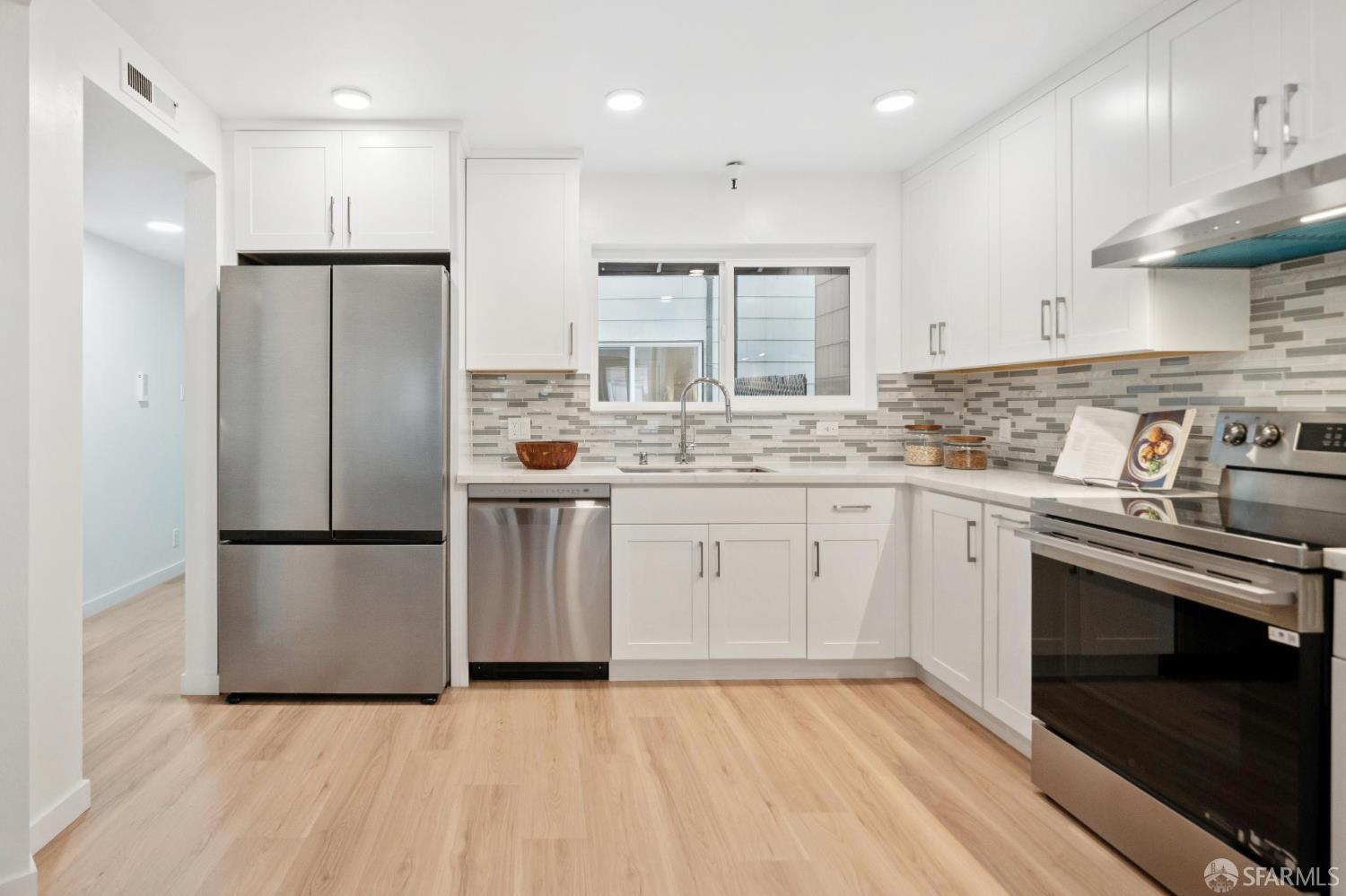 Photo #24: 426102557 Listing: Photo #24