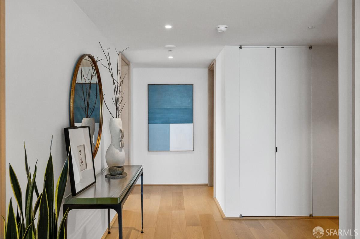 Detail Gallery Image 37 of 78 For 1 Steuart Ln #1901,  San Francisco,  CA 94105 - 3 Beds | 3 Baths