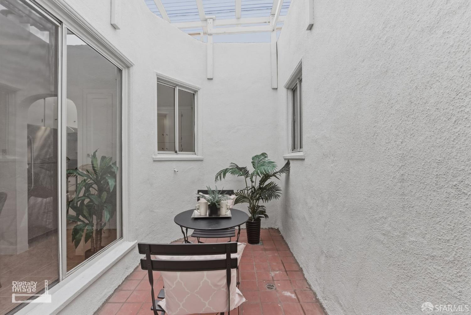 Detail Gallery Image 12 of 56 For 2115 20th Ave, San Francisco,  CA 94116 - 3 Beds | 2/1 Baths