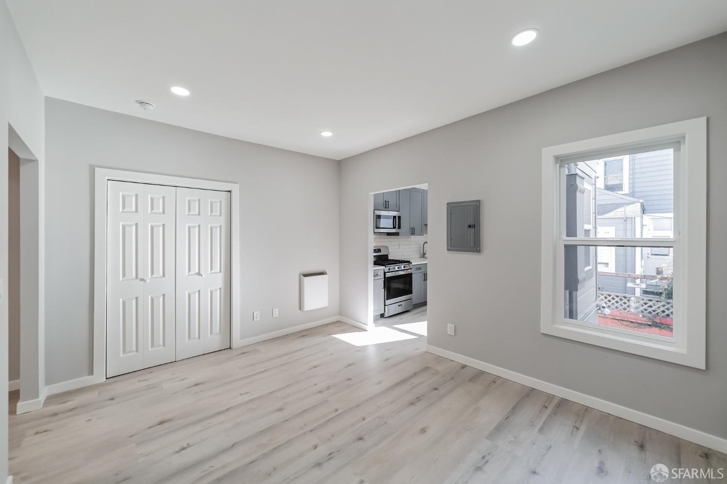 Detail Gallery Image 4 of 23 For 425 Linden St, San Francisco,  CA 94102 - – Beds | – Baths