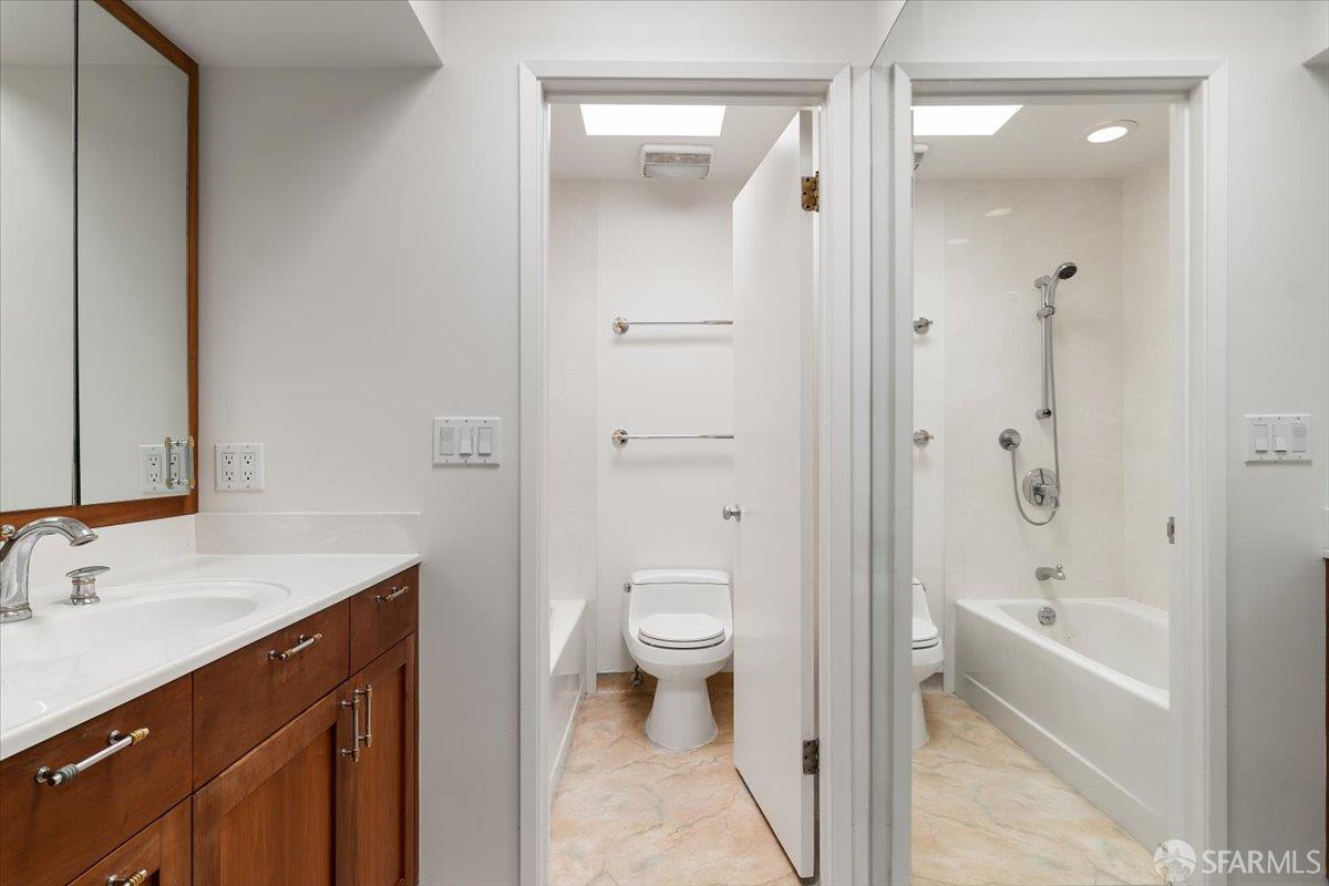 Photo #22: 425092962 Listing: Photo #22