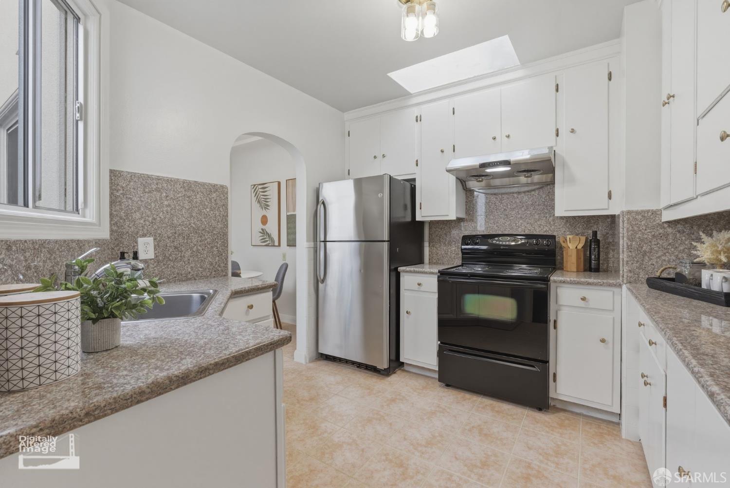 Detail Gallery Image 15 of 56 For 2115 20th Ave, San Francisco,  CA 94116 - 3 Beds | 2/1 Baths