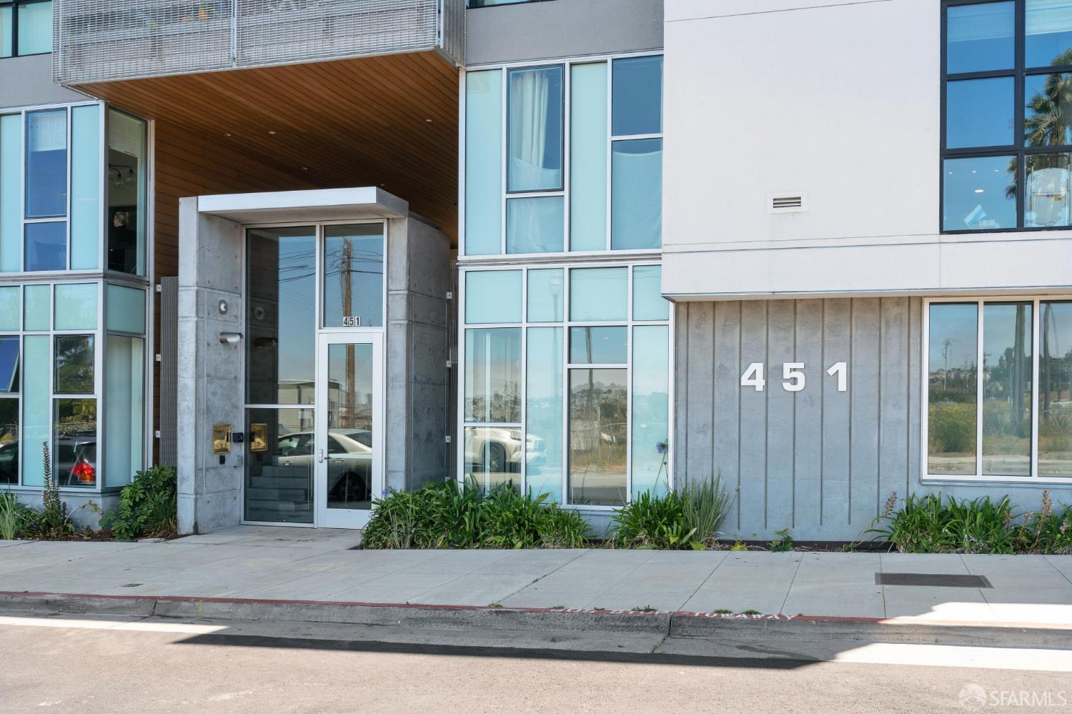 Detail Gallery Image 47 of 57 For 451 Donahue St #318,  San Francisco,  CA 94124 - 2 Beds | 2 Baths