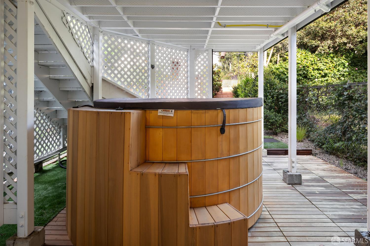 Detail Gallery Image 38 of 48 For 172 Cervantes Blvd, San Francisco,  CA 94123 - 4 Beds | 3/1 Baths