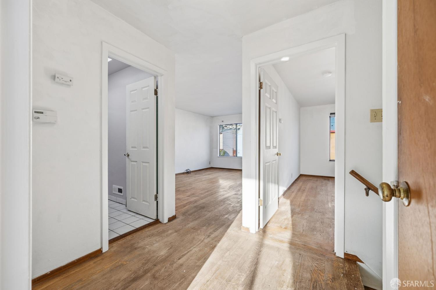 Detail Gallery Image 8 of 32 For 76 Vesta St, San Francisco,  CA 94124 - 3 Beds | 1 Baths