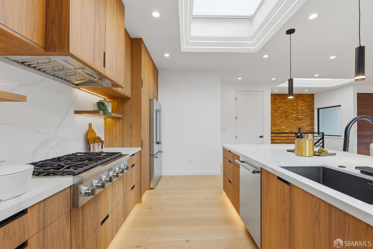 Detail Gallery Image 14 of 64 For 1495 21st Ave, San Francisco,  CA 94122 - 4 Beds | 4 Baths