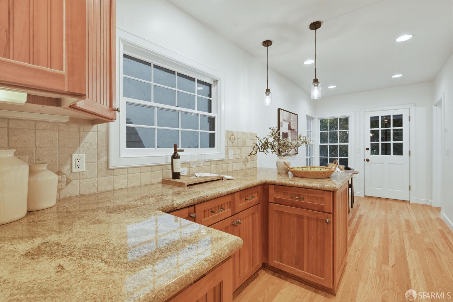 Detail Gallery Image 10 of 72 For 1408 Alvarado Ave, Burlingame,  CA 94010 - 4 Beds | 3 Baths