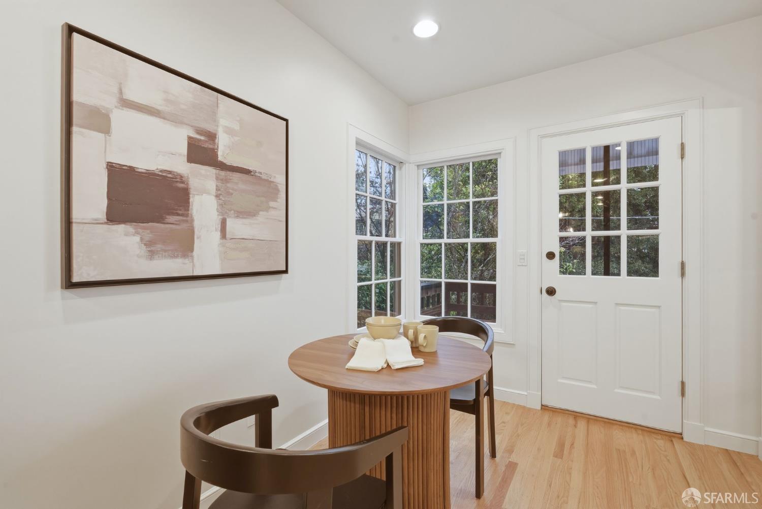 Detail Gallery Image 11 of 72 For 1408 Alvarado Ave, Burlingame,  CA 94010 - 4 Beds | 3 Baths