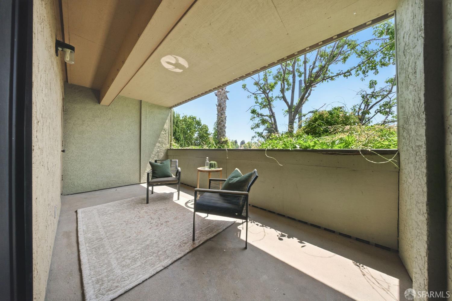 Detail Gallery Image 14 of 17 For 16006 E 14th St #101,  San Leandro,  CA 94578 - 2 Beds | 1 Baths