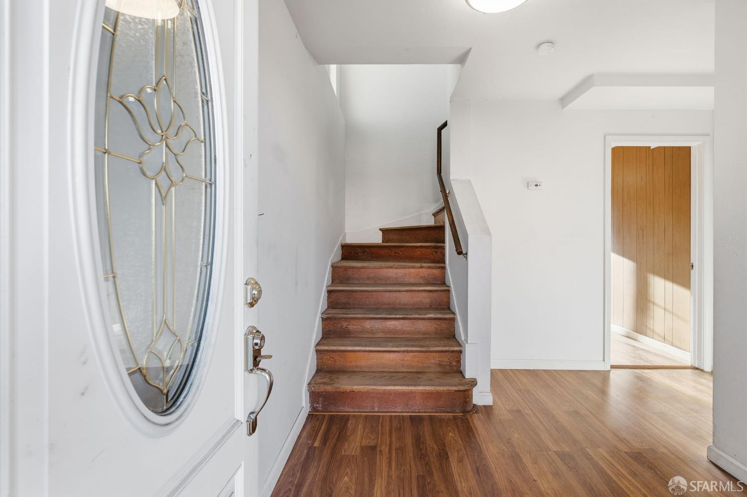 Detail Gallery Image 3 of 32 For 76 Vesta St, San Francisco,  CA 94124 - 3 Beds | 1 Baths
