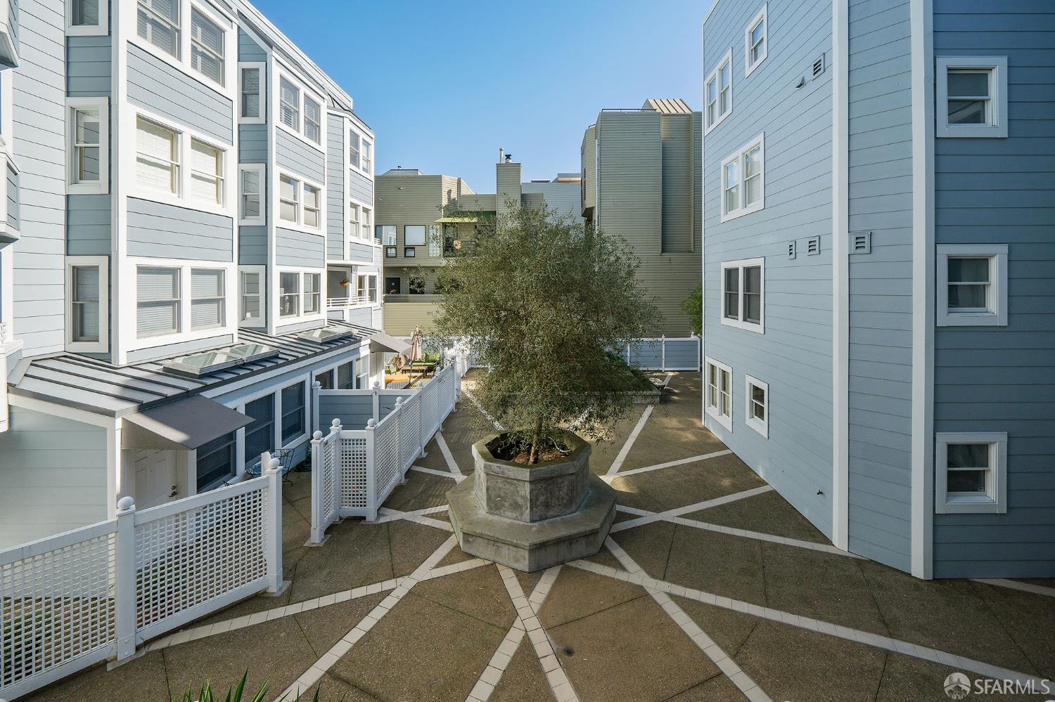 Detail Gallery Image 23 of 31 For 1880 Steiner St #208,  San Francisco,  CA 94115 - 2 Beds | 2 Baths