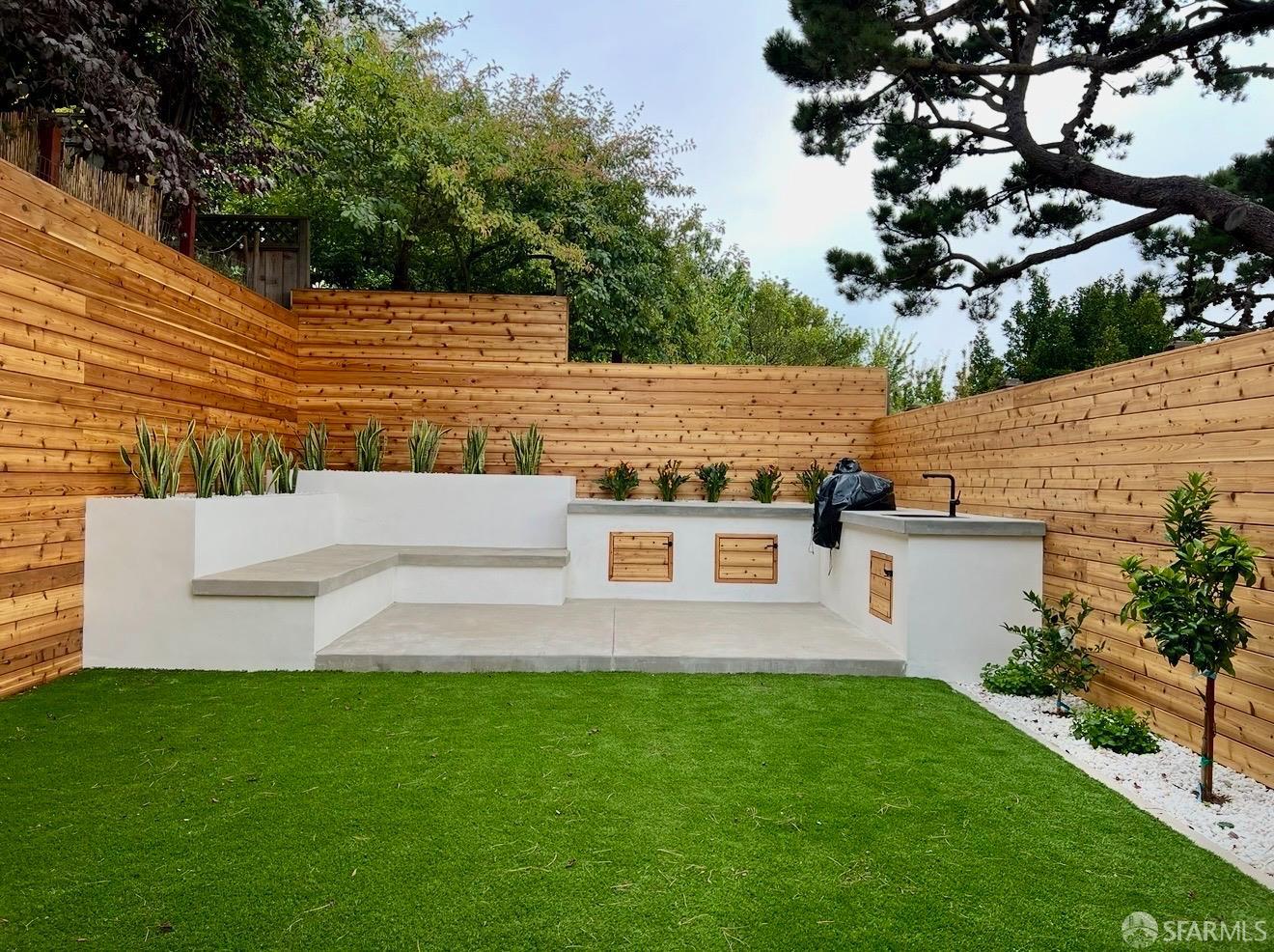 Detail Gallery Image 37 of 44 For 618 Sanchez St, San Francisco,  CA 94114 - 2 Beds | 2/1 Baths