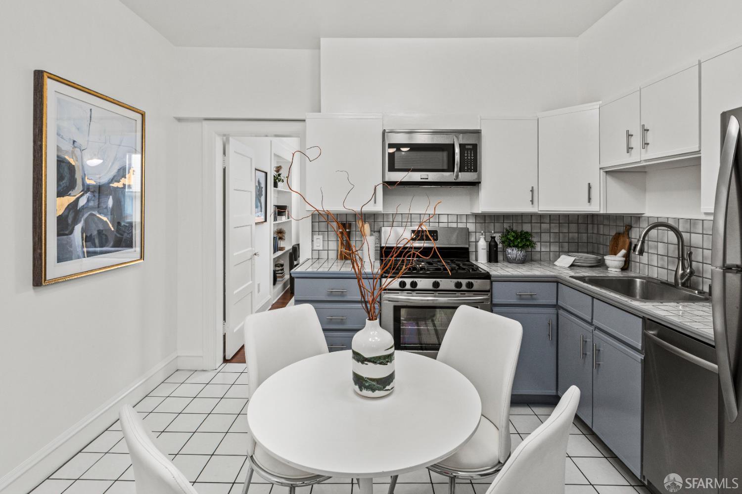 Detail Gallery Image 12 of 89 For 106 Valley St, San Francisco,  CA 94131 - 1 Beds | 1 Baths