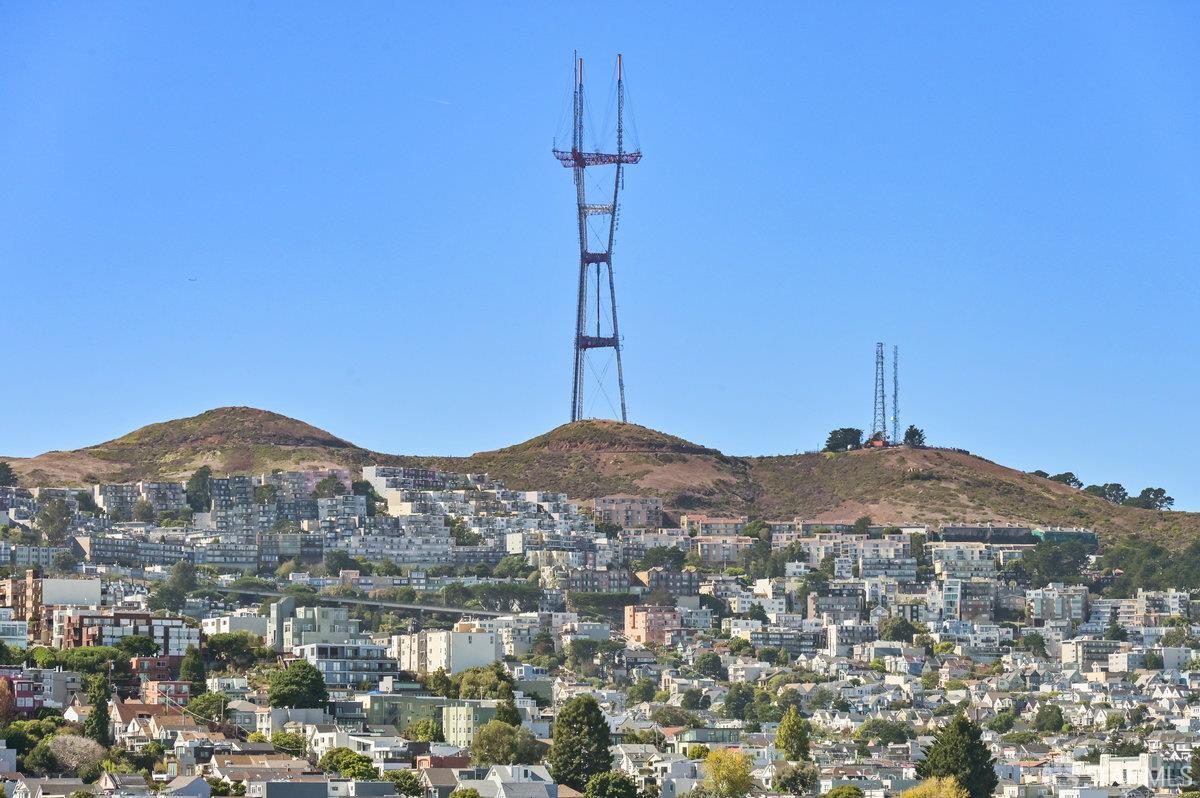 Detail Gallery Image 8 of 15 For 133 Lundys Ln, San Francisco,  CA 94110 - 3 Beds | 2 Baths