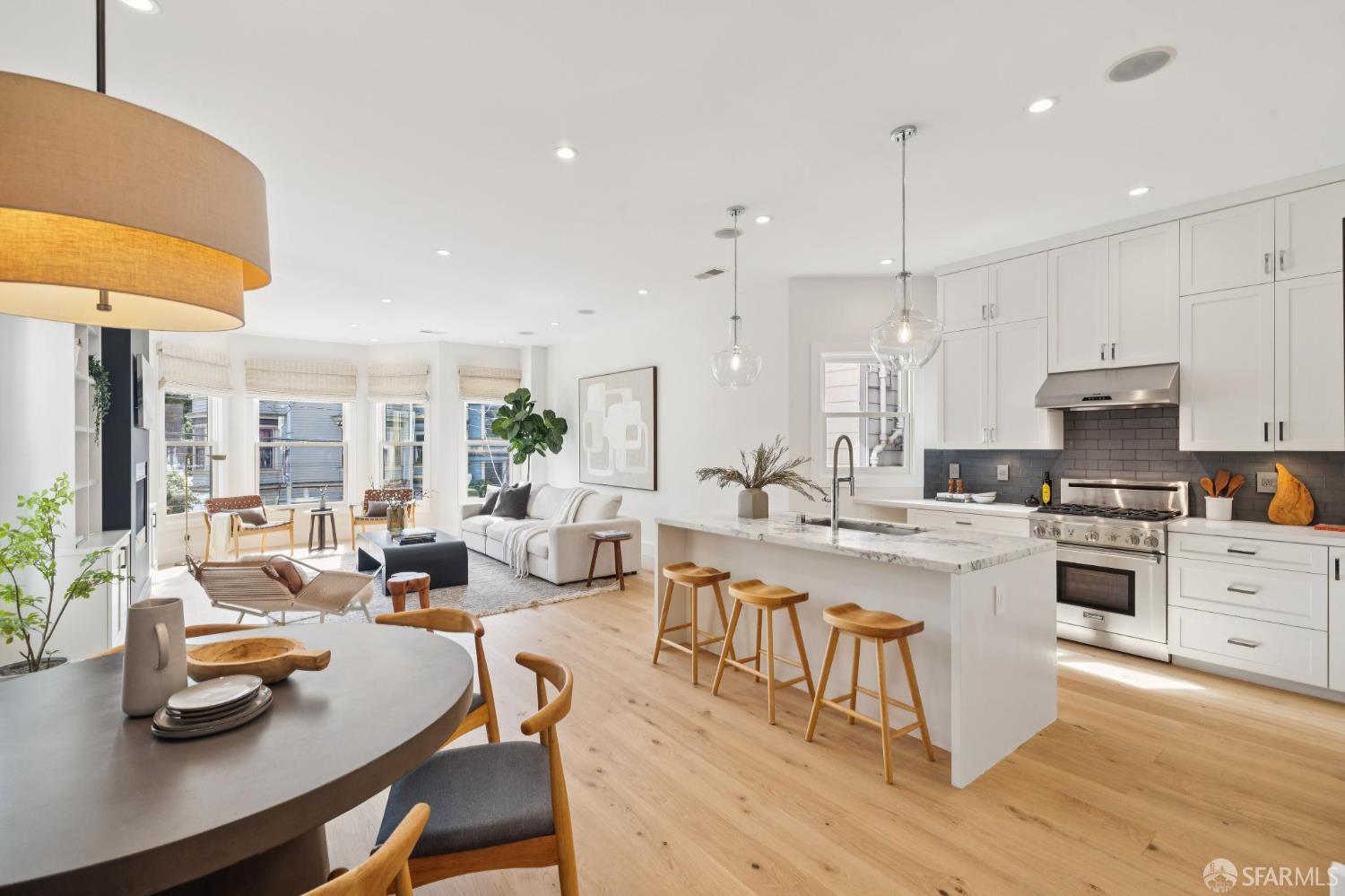 Photo #1: 426104935 Listing: Photo #1