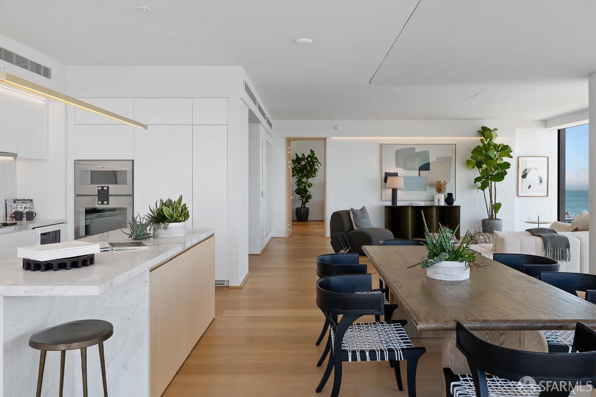 Detail Gallery Image 18 of 78 For 1 Steuart Ln #1901,  San Francisco,  CA 94105 - 3 Beds | 3 Baths