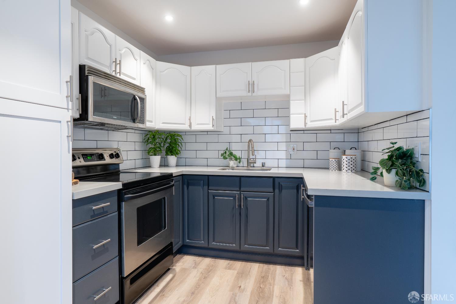 Photo #5: 426100122 Listing: Photo #5