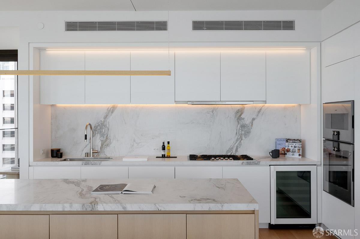 Detail Gallery Image 21 of 78 For 1 Steuart Ln #1901,  San Francisco,  CA 94105 - 3 Beds | 3 Baths