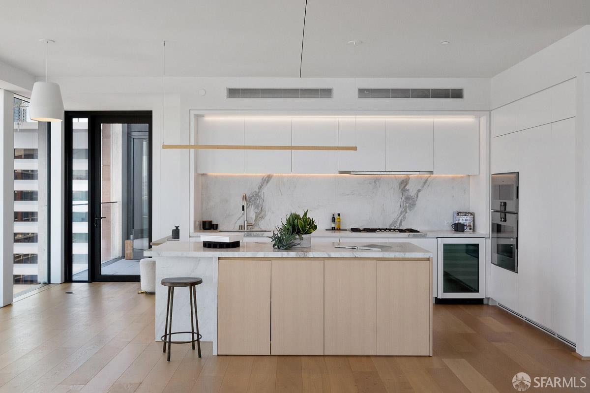 Detail Gallery Image 19 of 78 For 1 Steuart Ln #1901,  San Francisco,  CA 94105 - 3 Beds | 3 Baths
