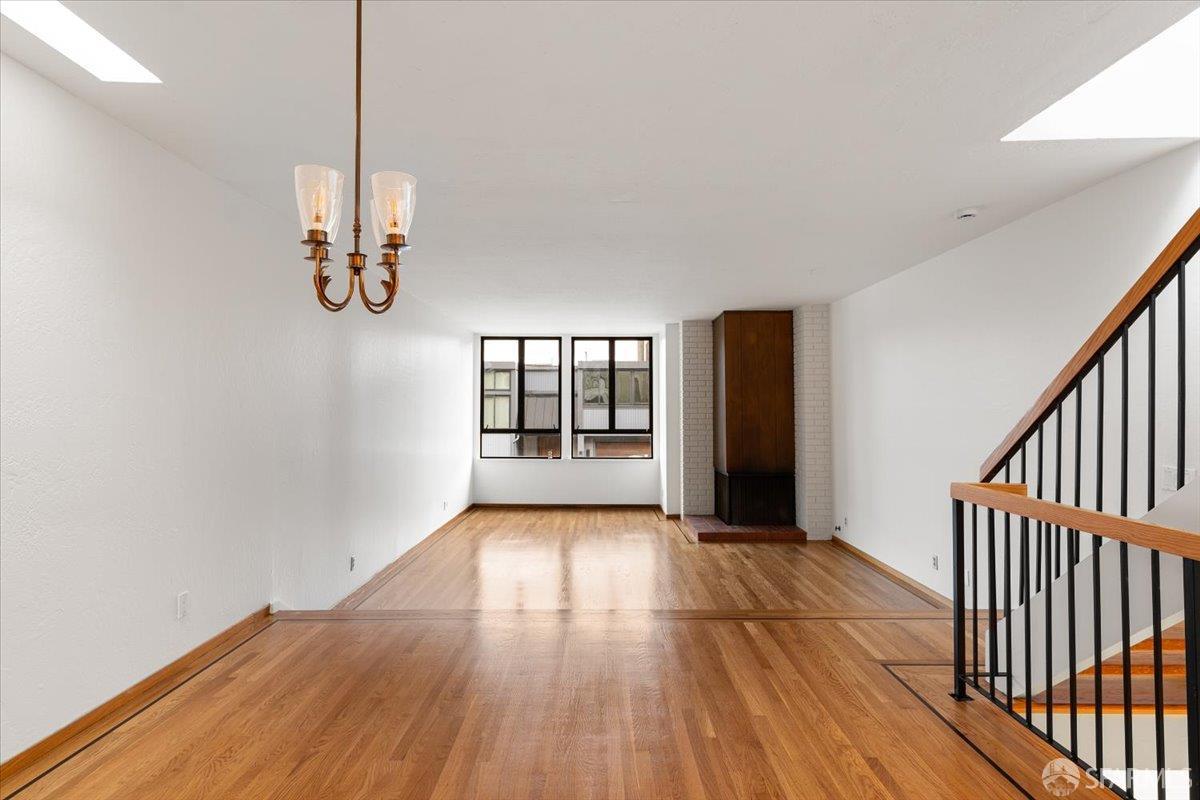 Photo #4: 425092962 Listing: Photo #4