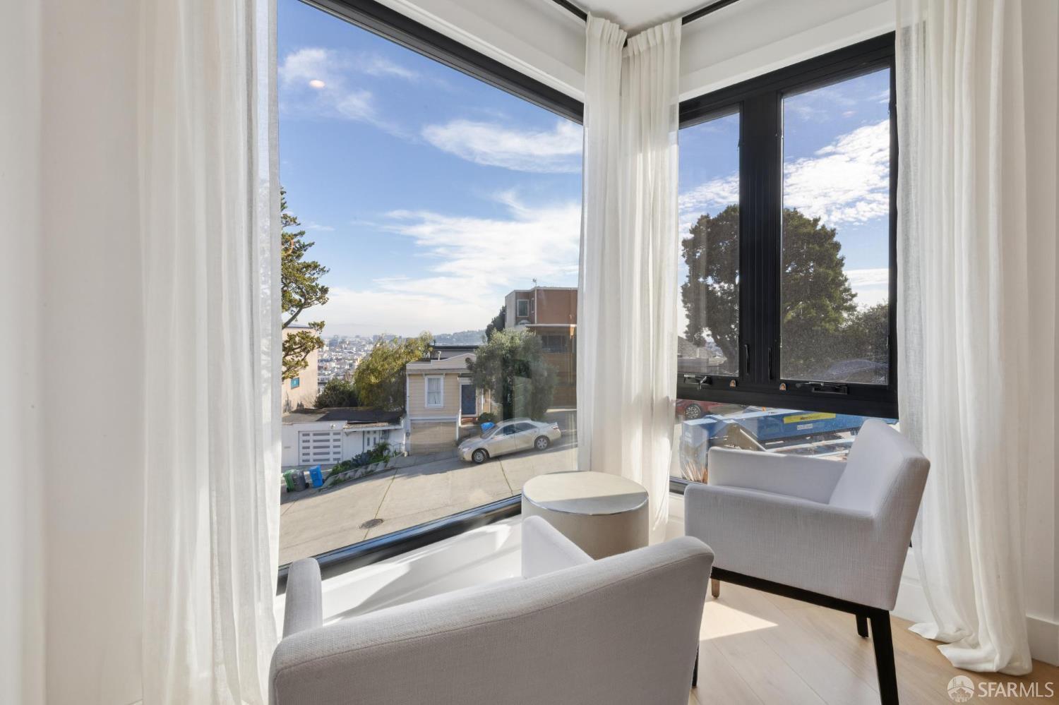 Detail Gallery Image 18 of 44 For 618 Sanchez St, San Francisco,  CA 94114 - 2 Beds | 2/1 Baths