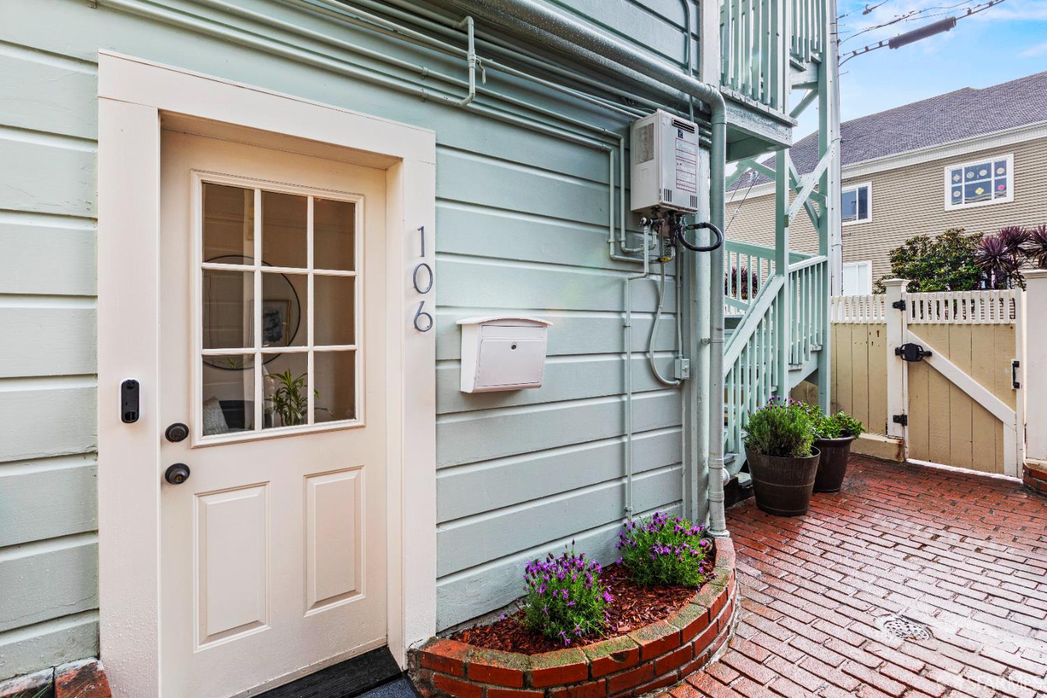 Detail Gallery Image 2 of 89 For 106 Valley St, San Francisco,  CA 94131 - 1 Beds | 1 Baths