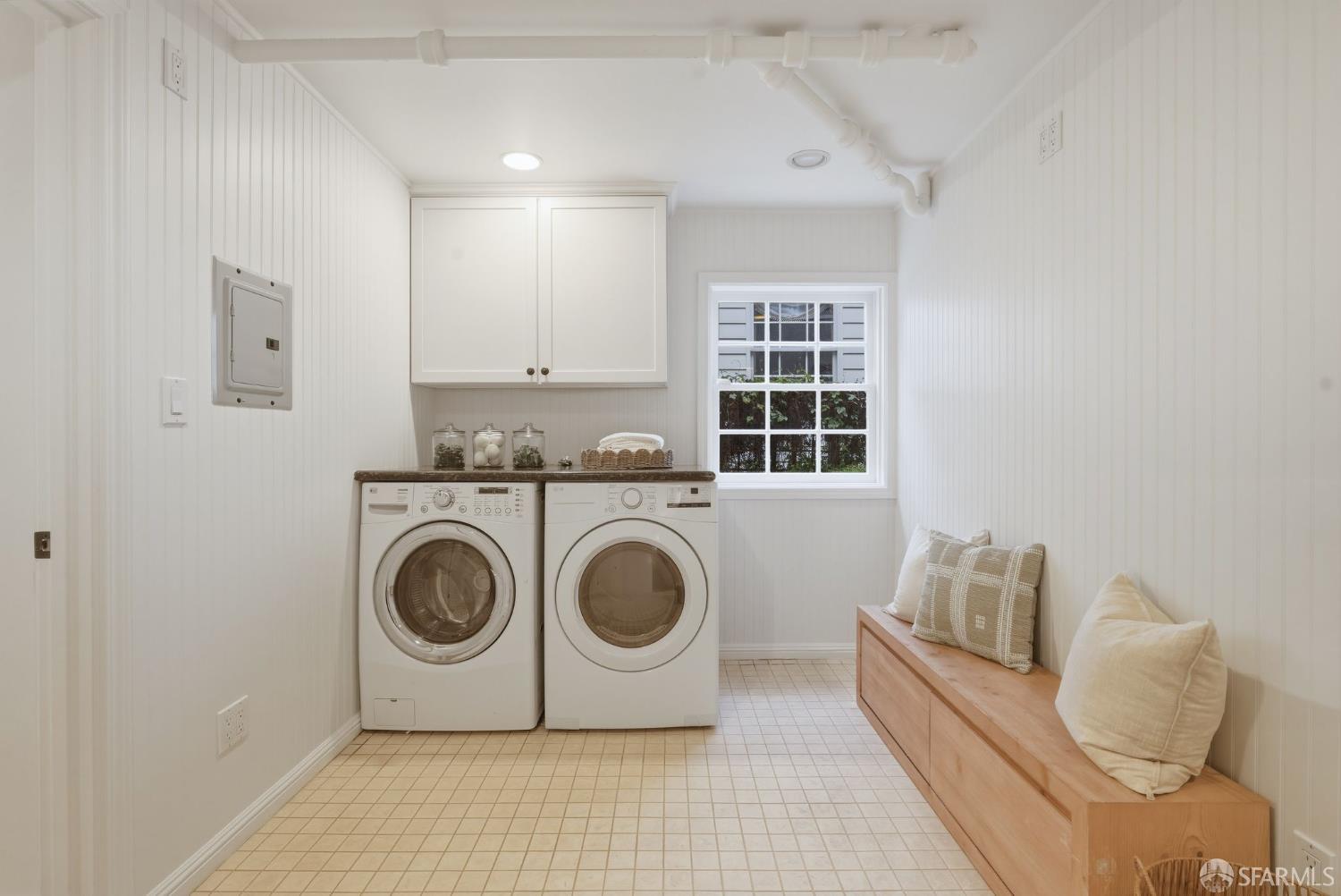 Detail Gallery Image 14 of 72 For 1408 Alvarado Ave, Burlingame,  CA 94010 - 4 Beds | 3 Baths