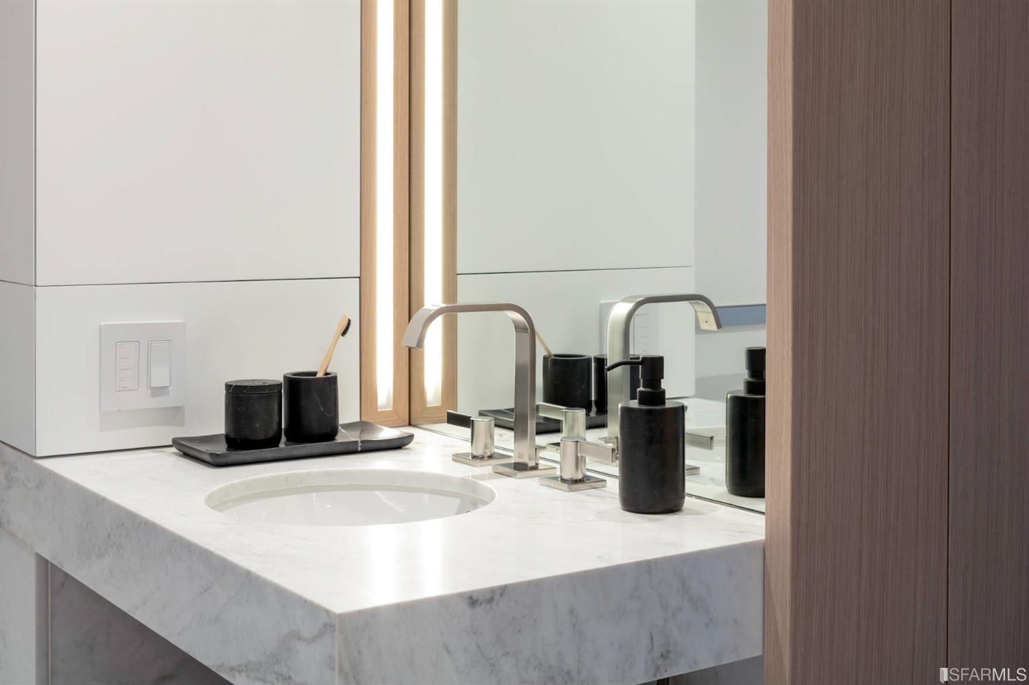 Detail Gallery Image 31 of 75 For 1 Steuart Ln #606,  San Francisco,  CA 94105 - 2 Beds | 2 Baths