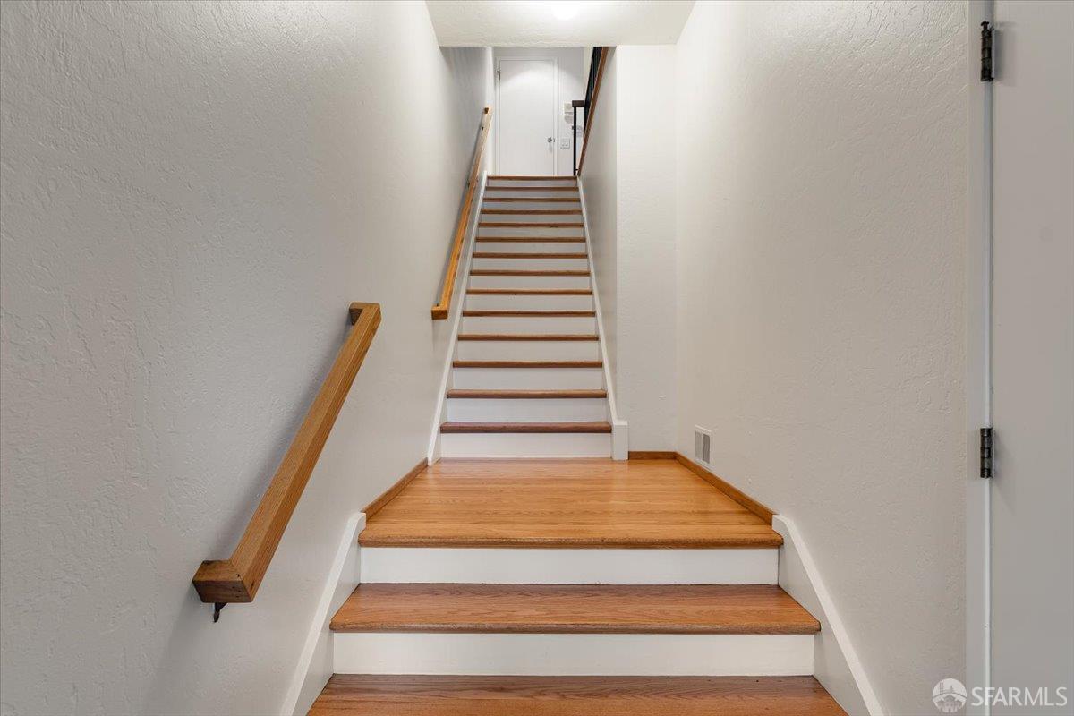 Photo #3: 425092962 Listing: Photo #3