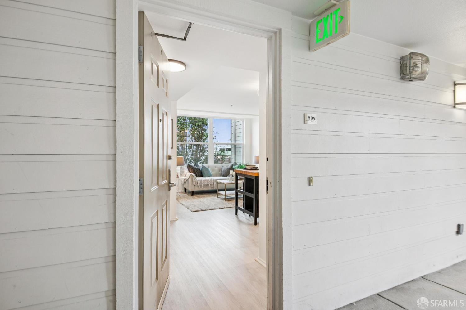 Detail Gallery Image 5 of 29 For 8100 Oceanview Ter #209,  San Francisco,  CA 94132 - 1 Beds | 1 Baths