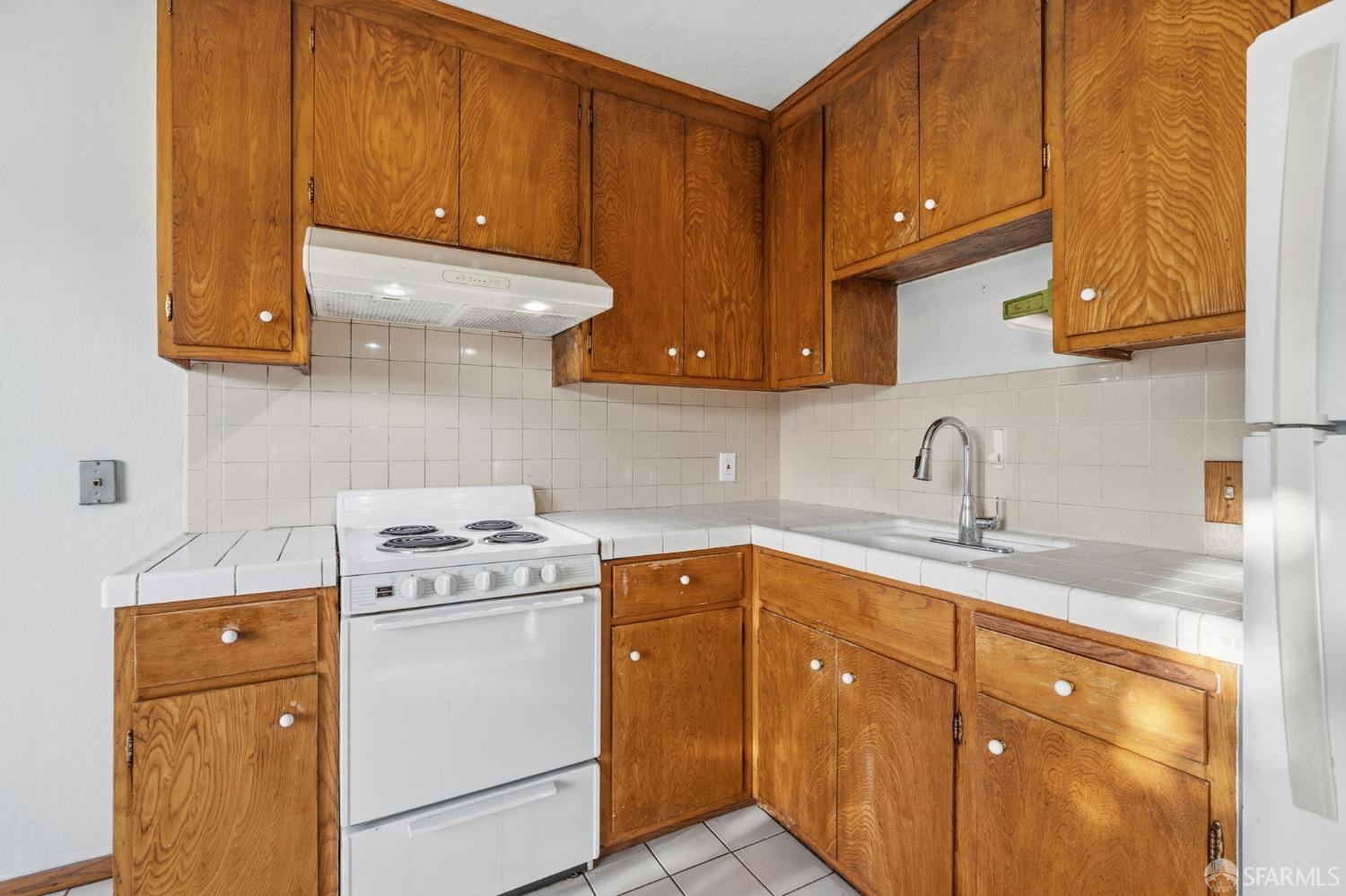 Detail Gallery Image 10 of 32 For 76 Vesta St, San Francisco,  CA 94124 - 3 Beds | 1 Baths