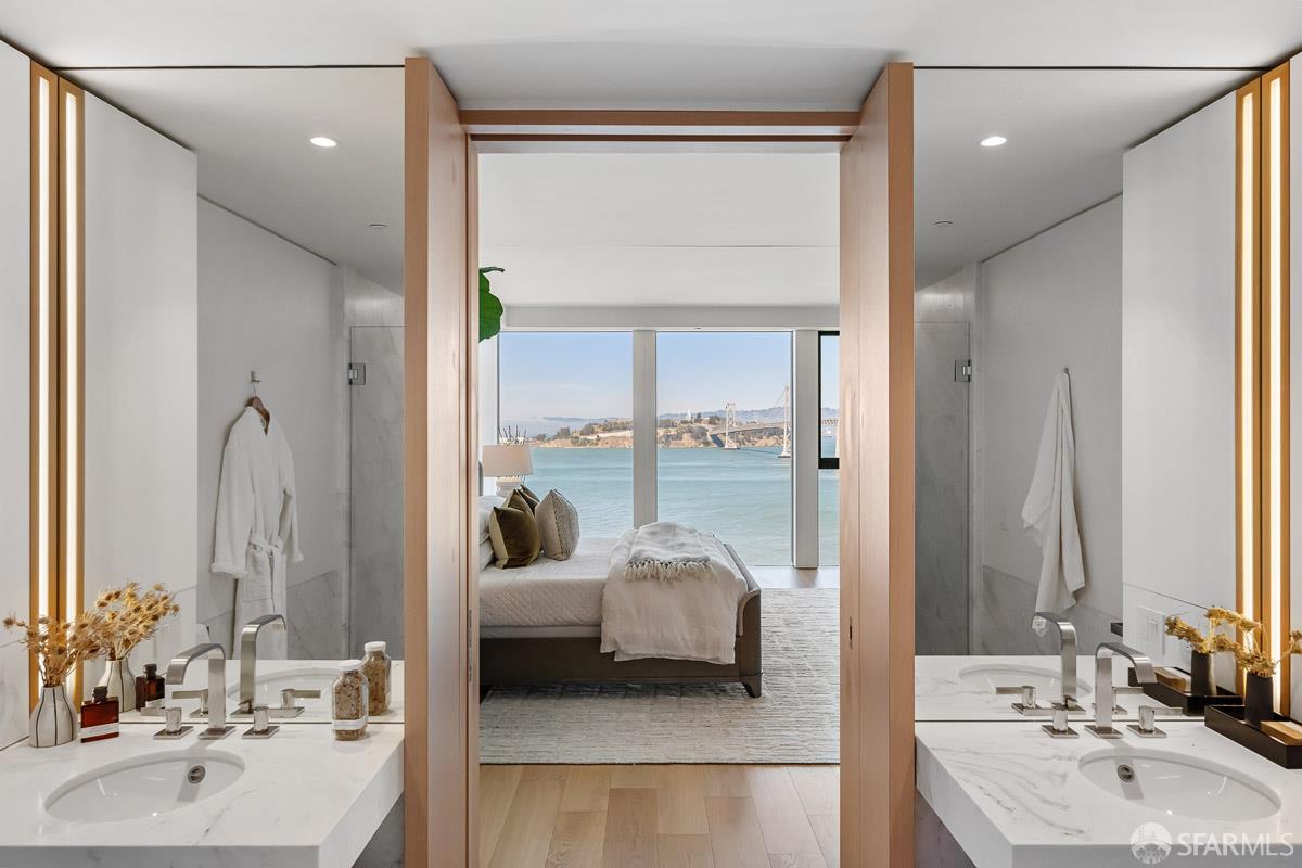 Detail Gallery Image 32 of 78 For 1 Steuart Ln #1901,  San Francisco,  CA 94105 - 3 Beds | 3 Baths