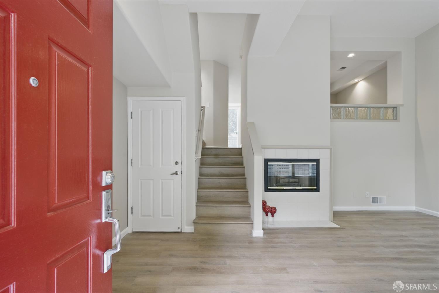 Detail Gallery Image 6 of 30 For 55 Erin Ln, Half Moon Bay,  CA 94019 - 2 Beds | 2/1 Baths