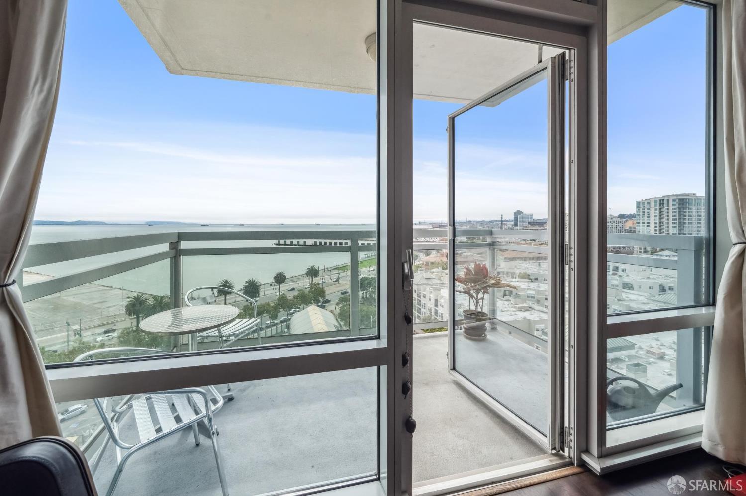 Detail Gallery Image 4 of 10 For 501 Beale St 12b,  San Francisco,  CA 94105 - 2 Beds | 2 Baths