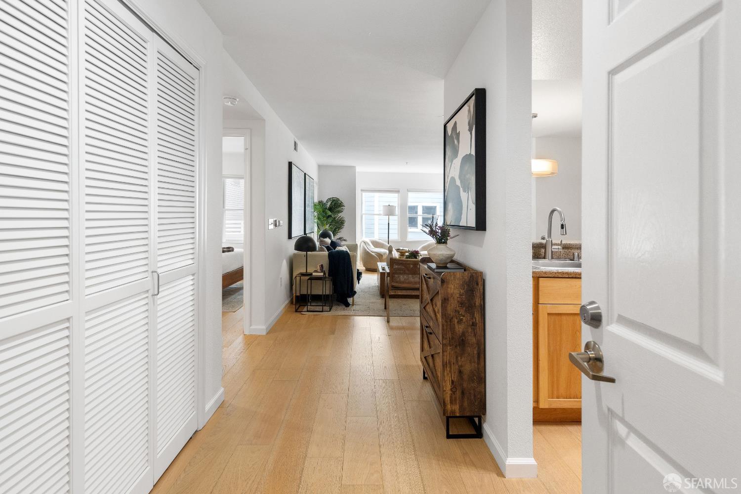 Detail Gallery Image 6 of 31 For 1880 Steiner St #208,  San Francisco,  CA 94115 - 2 Beds | 2 Baths