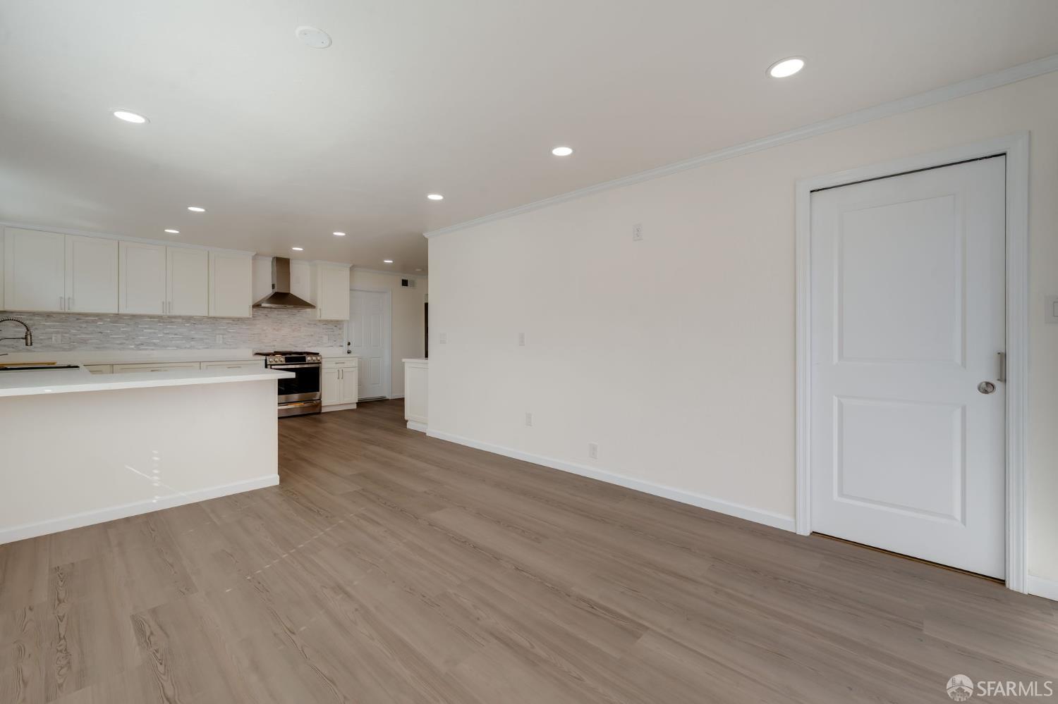 Detail Gallery Image 16 of 69 For 220 Sequoia Ave, South San Francisco,  CA 94080 - 6 Beds | 4 Baths