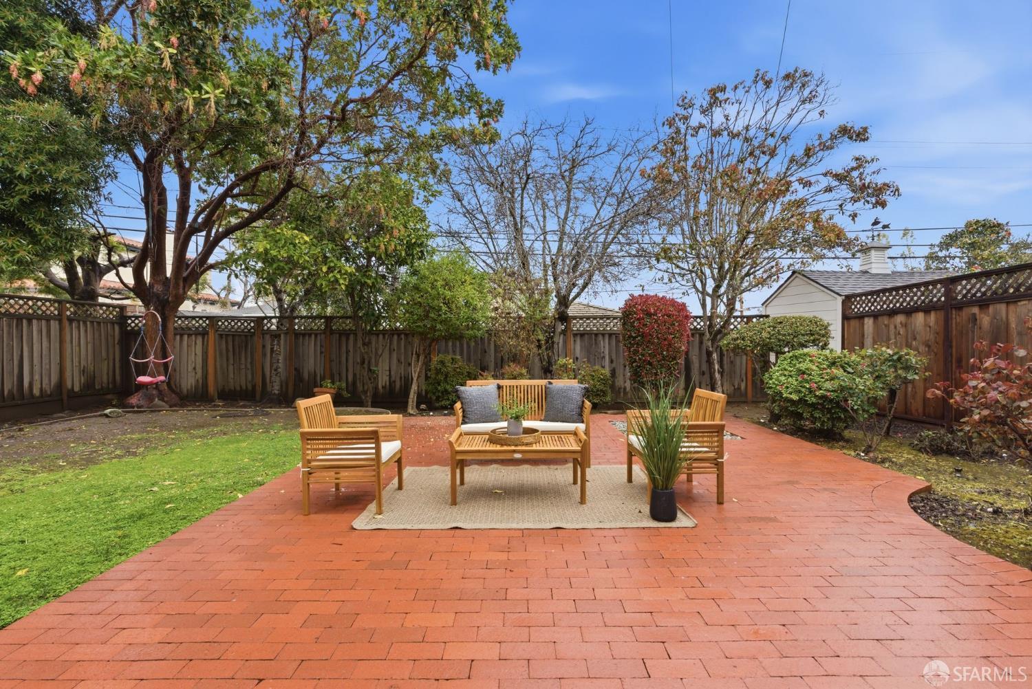 Detail Gallery Image 53 of 72 For 1408 Alvarado Ave, Burlingame,  CA 94010 - 4 Beds | 3 Baths