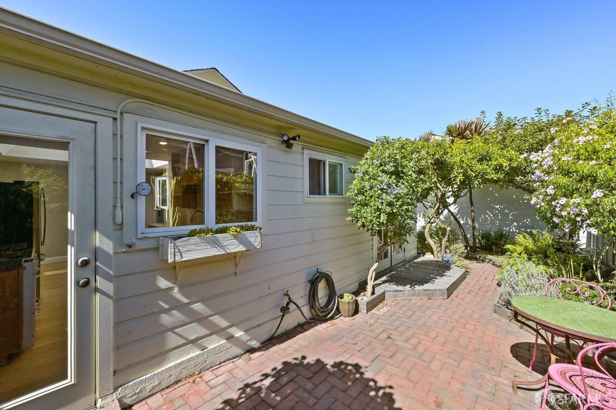 Detail Gallery Image 7 of 15 For 133 Lundys Ln, San Francisco,  CA 94110 - 3 Beds | 2 Baths