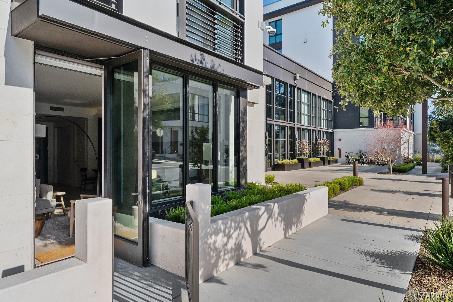 1 Bristol UNIT 201, San Francisco, CA, 94130