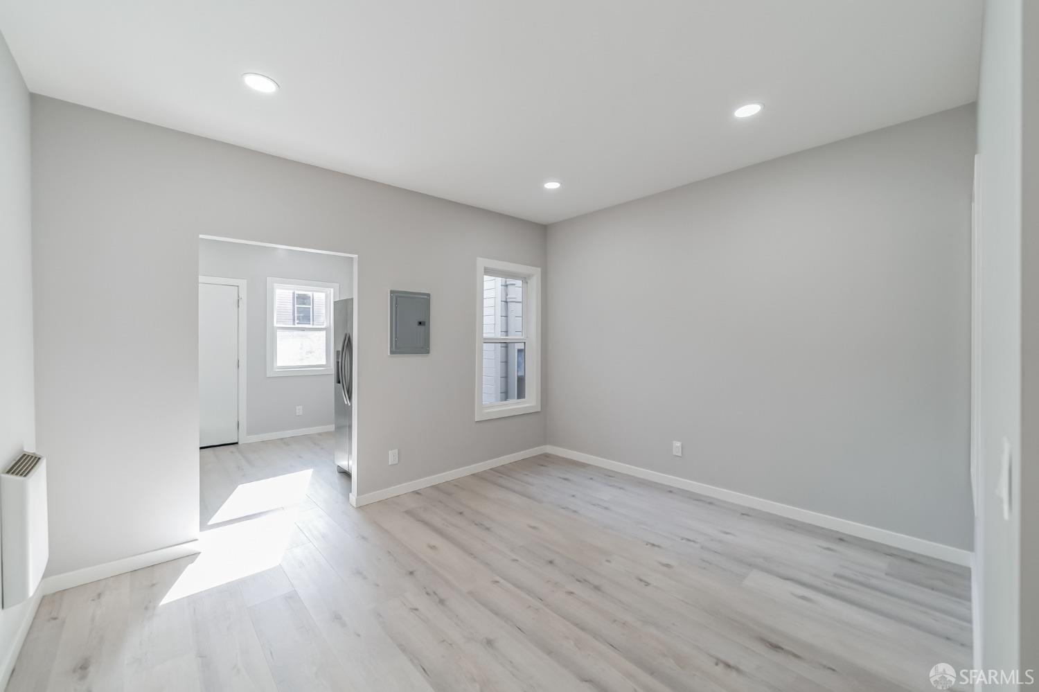 Detail Gallery Image 3 of 23 For 425 Linden St, San Francisco,  CA 94102 - – Beds | – Baths