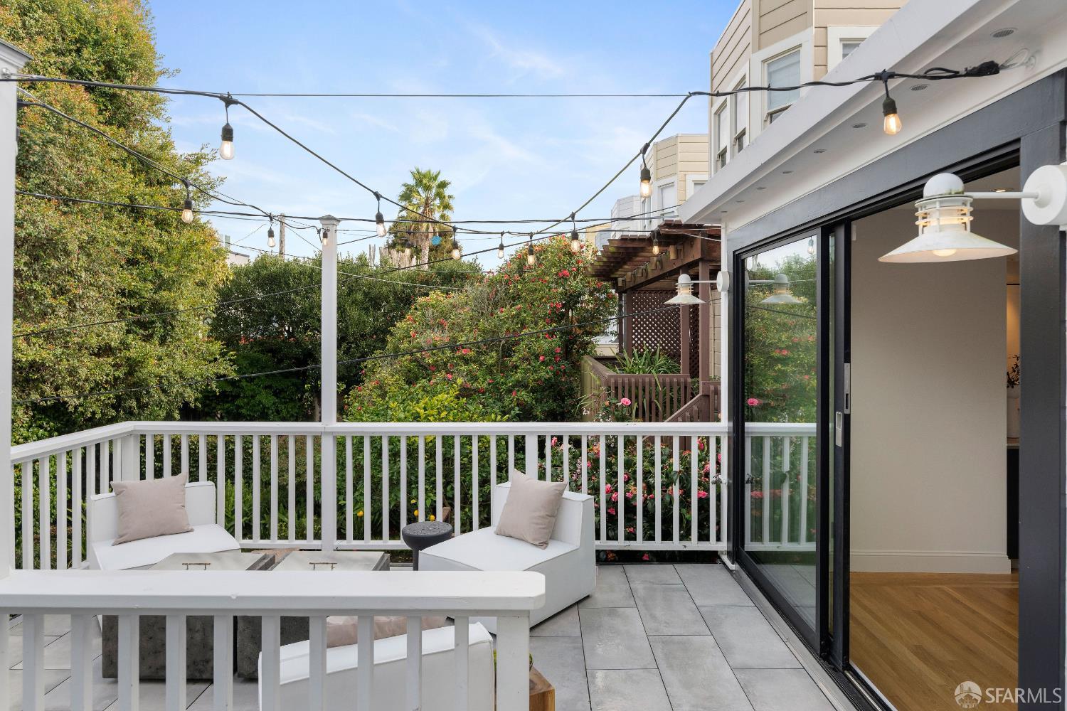 Detail Gallery Image 19 of 48 For 172 Cervantes Blvd, San Francisco,  CA 94123 - 4 Beds | 3/1 Baths