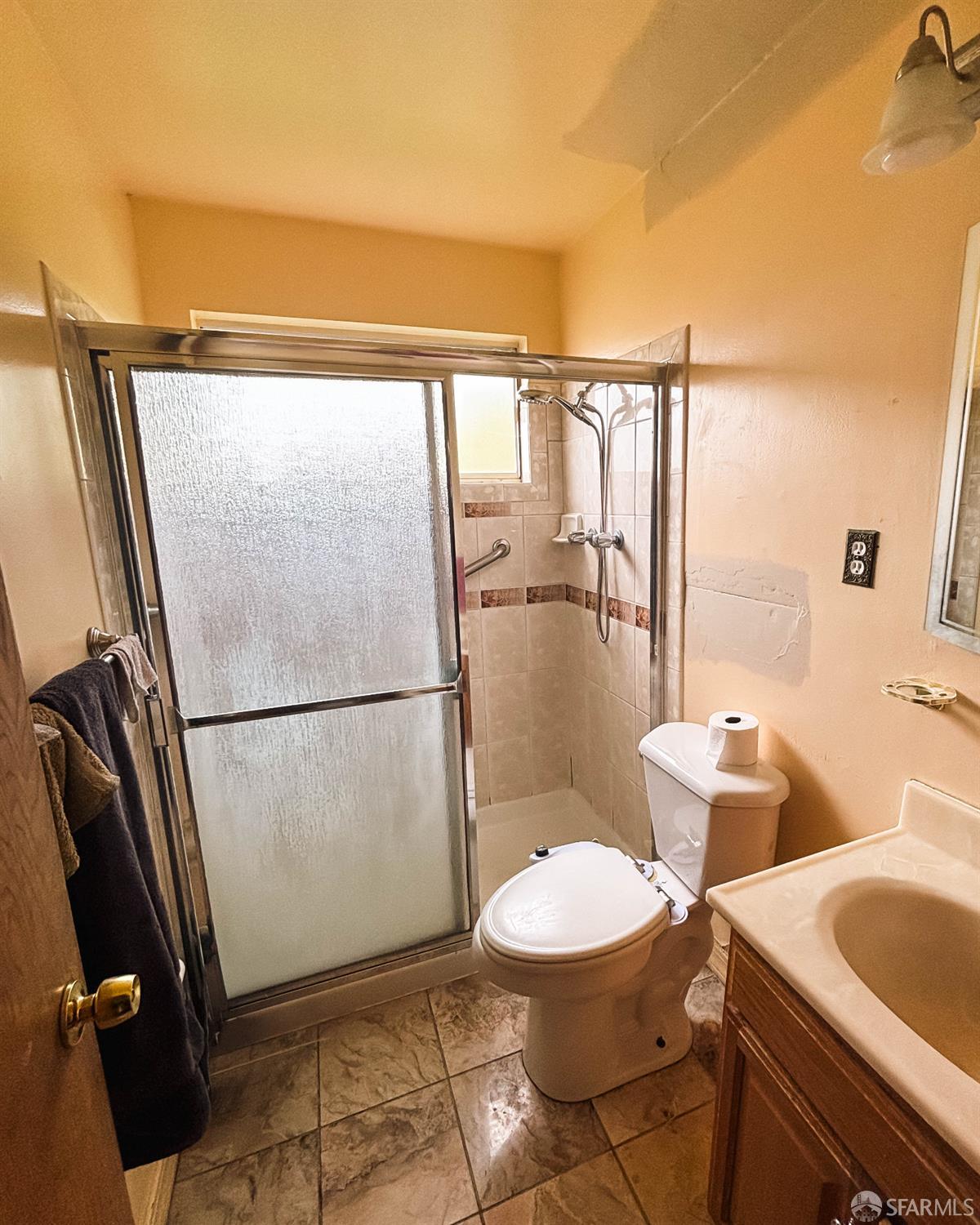 Detail Gallery Image 11 of 13 For 44 Gillette Ave, San Francisco,  CA 94134 - 3 Beds | 2 Baths