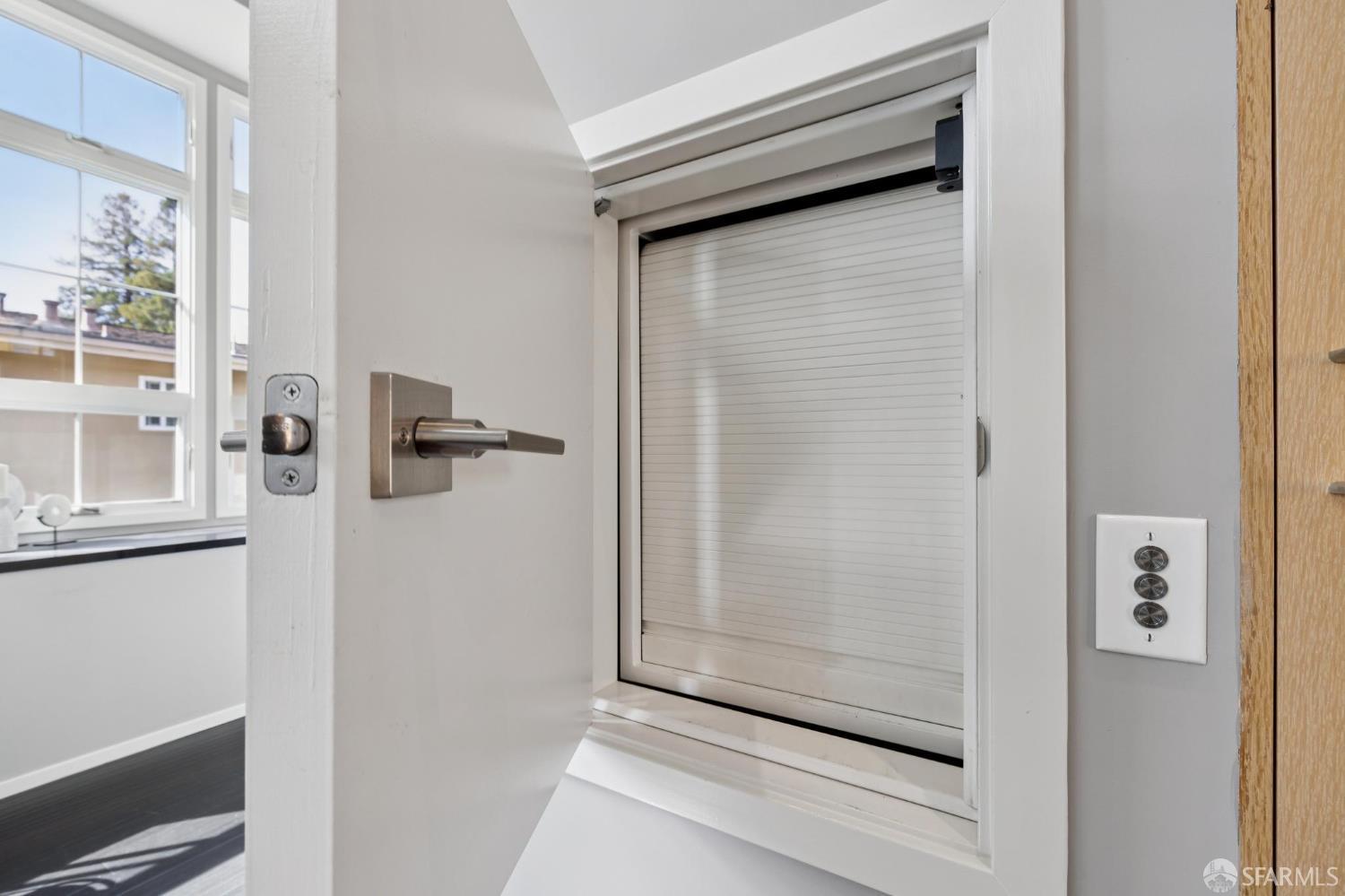 Detail Gallery Image 26 of 45 For 1536 Cherry St #B,  San Carlos,  CA 94070 - 3 Beds | 2/1 Baths