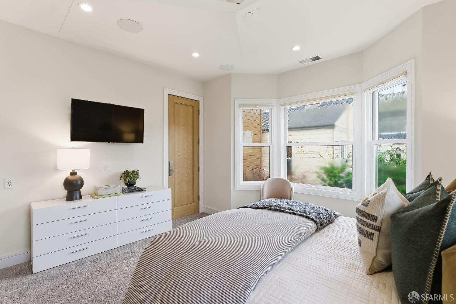 Detail Gallery Image 28 of 47 For Address Is Not Disclosed, San Francisco,  CA 94114 - 2 Beds | 4 Baths