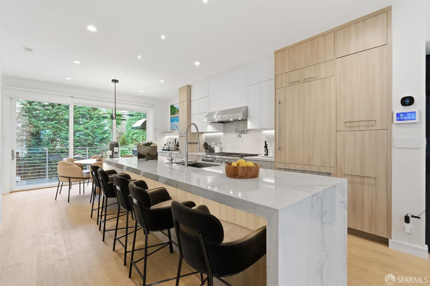 Detail Gallery Image 5 of 47 For Address Is Not Disclosed, San Francisco,  CA 94114 - 2 Beds | 4 Baths