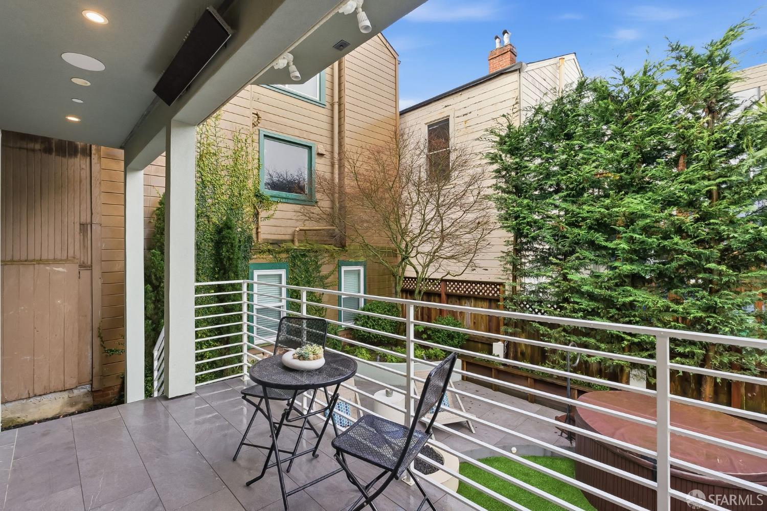 Detail Gallery Image 39 of 47 For Address Is Not Disclosed, San Francisco,  CA 94114 - 2 Beds | 4 Baths