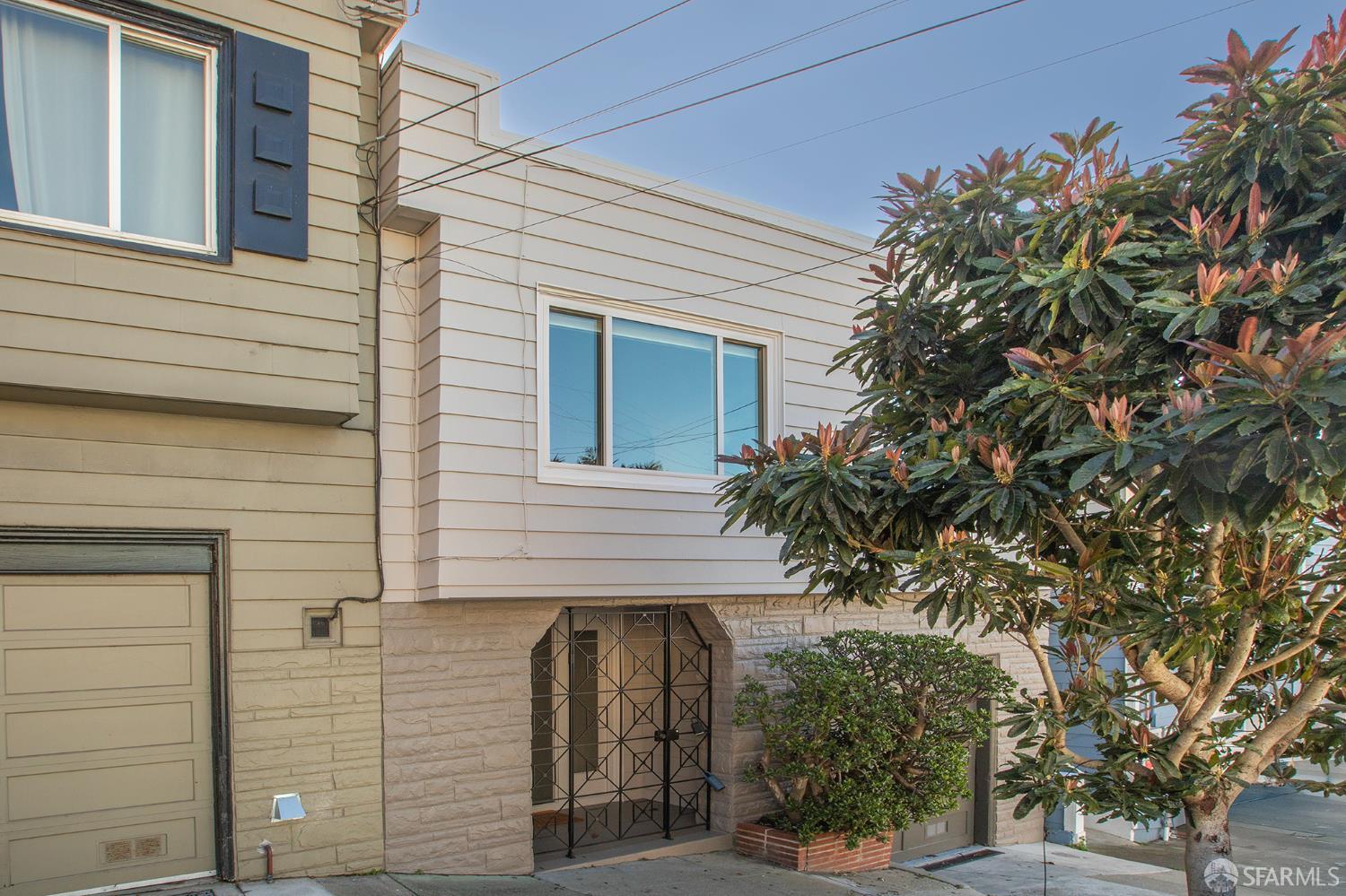 Detail Gallery Image 2 of 44 For 724 Excelsior Ave, San Francisco,  CA 94112 - 2 Beds | 2 Baths