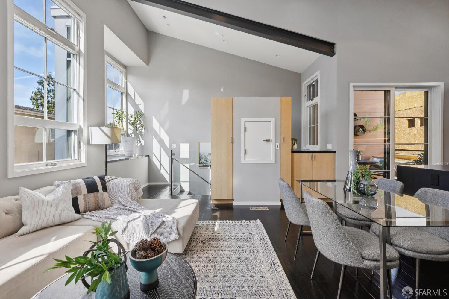 Detail Gallery Image 13 of 45 For 1536 Cherry St #B,  San Carlos,  CA 94070 - 3 Beds | 2/1 Baths