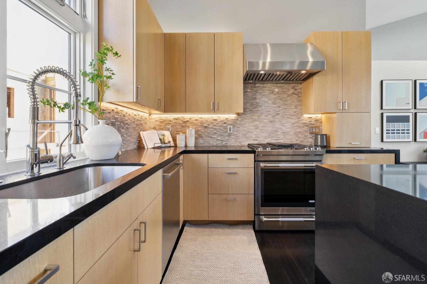 Detail Gallery Image 18 of 45 For 1536 Cherry St #B,  San Carlos,  CA 94070 - 3 Beds | 2/1 Baths